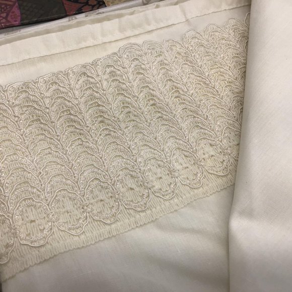 Vtg Italian Linen Sheet Set Cream Lace Overlay Coverlet 106×118″ - Picture 5 of 8